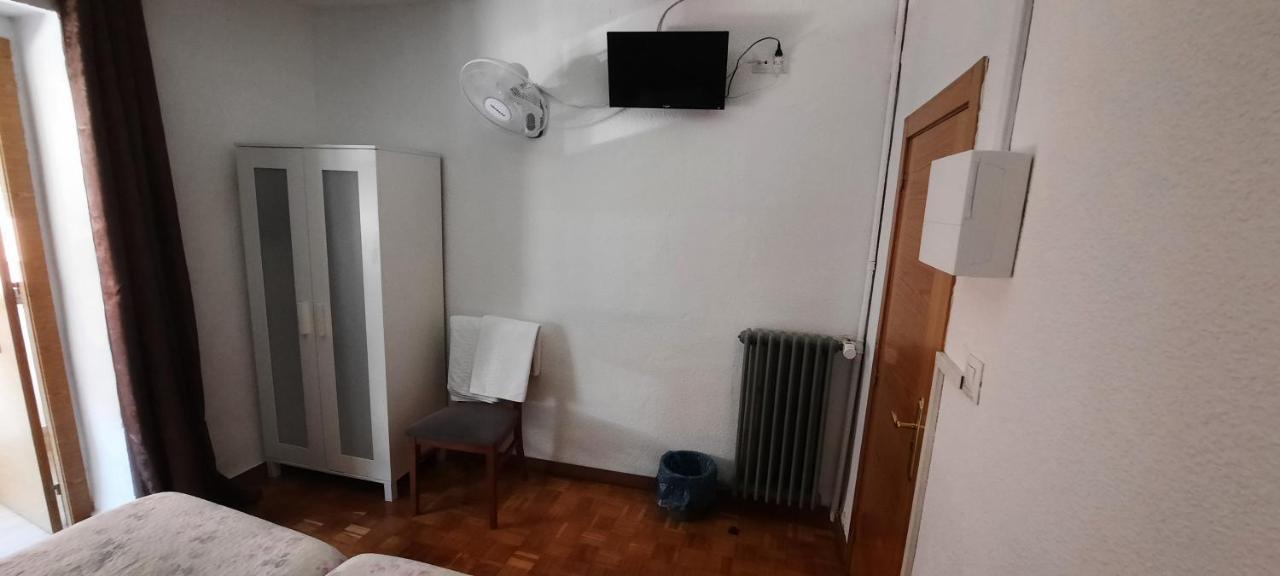 Pension La Catedral Леон Экстерьер фото