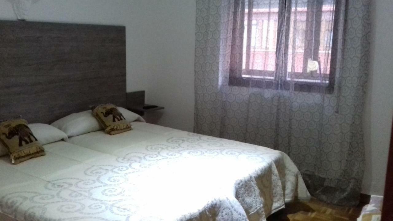 Pension La Catedral Леон Экстерьер фото
